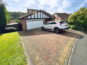Garage- click for photo gallery
